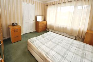 Station Road Alresford- click for photo gallery